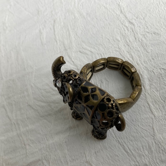 Elephant Ring Expandable Elasticized w/ Rhinestone Eye Metal - Picture 5 of 7